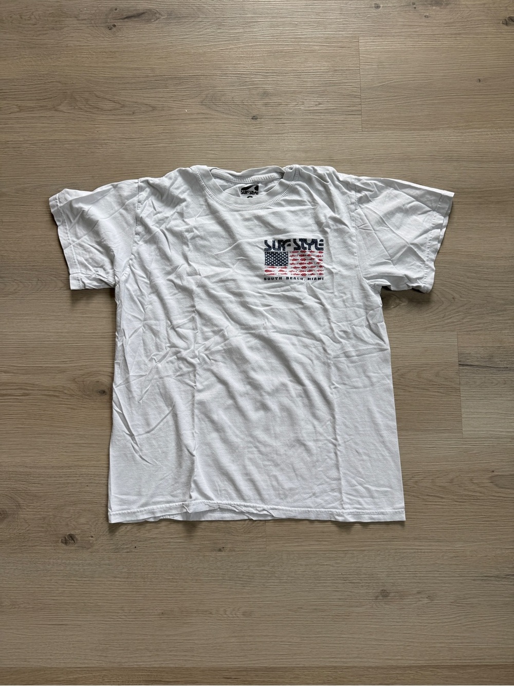 surf style White Short Sleeve Graphic Tee with Flag Chest Print